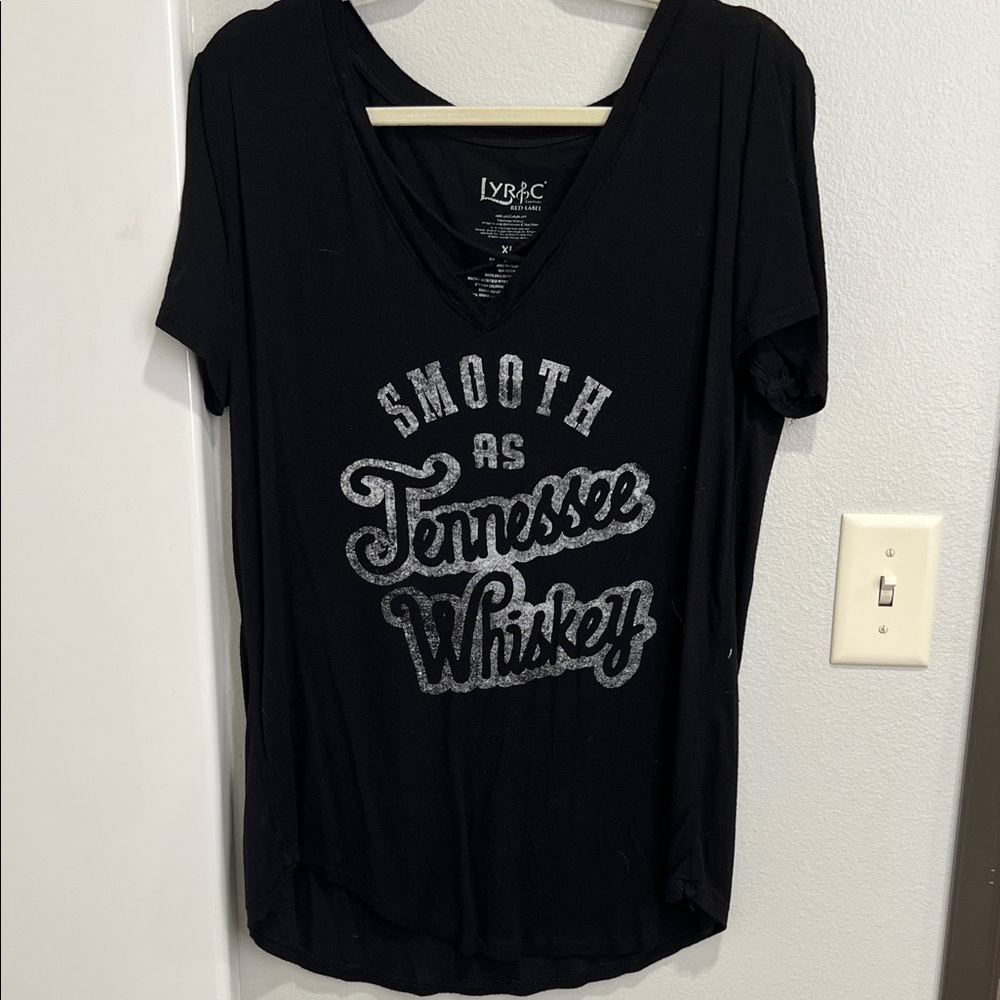 Lyric Culture Black Graphic Tee-EUC
